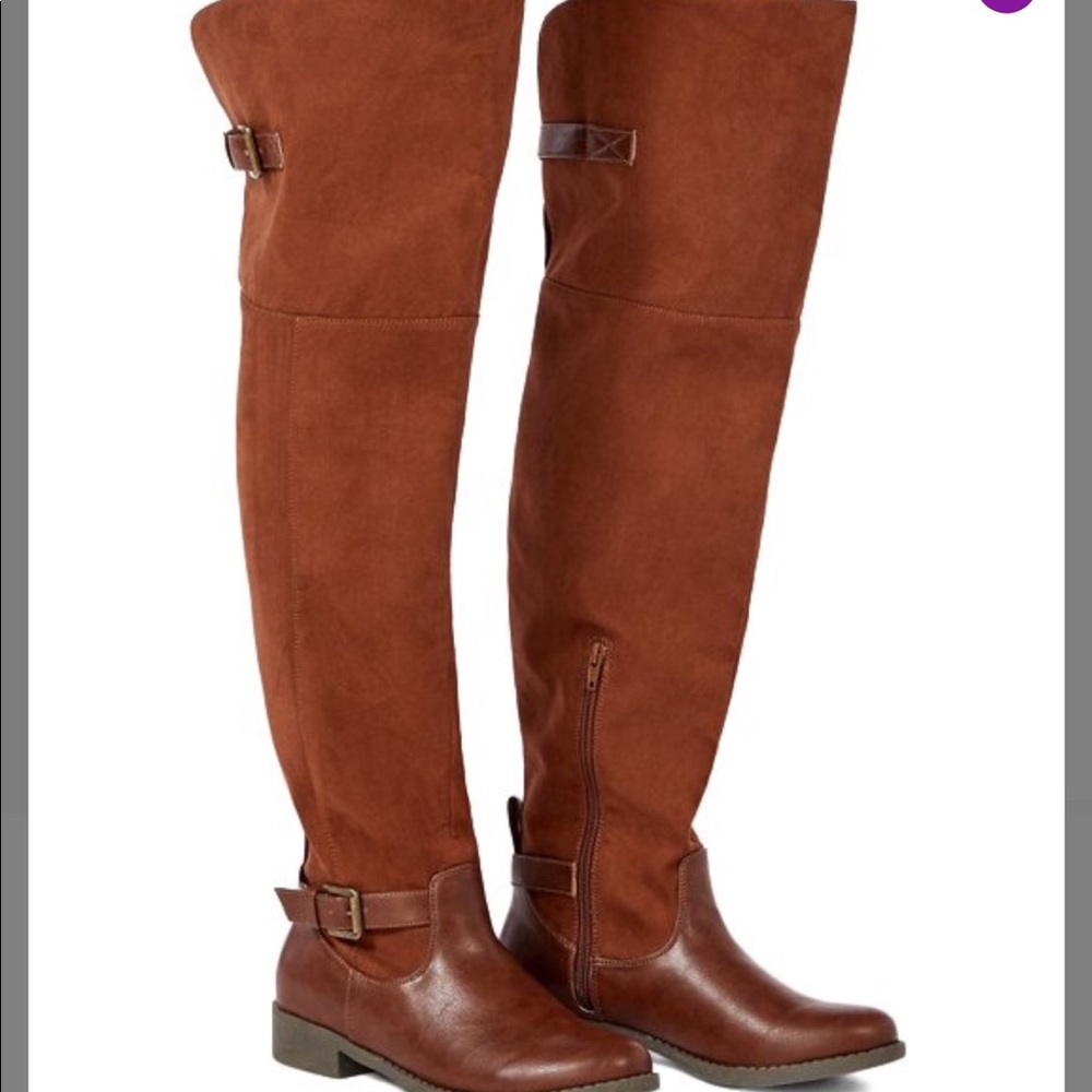 Boots - Picture 2 of 8